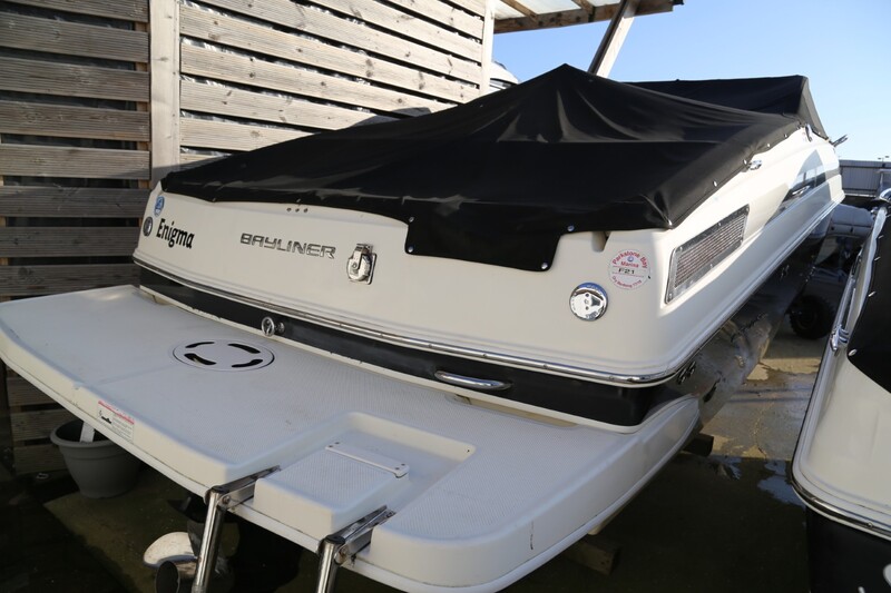 Image courtesy of JD Yachts Bayliner 742 Cuddy