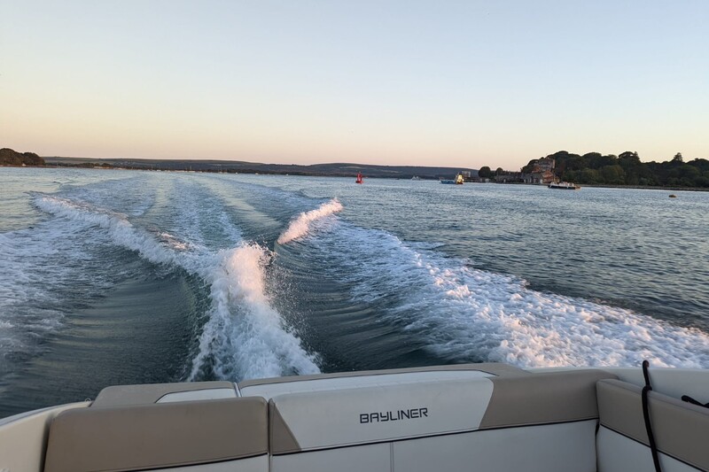Image courtesy of JD Yachts Bayliner 742 Cuddy