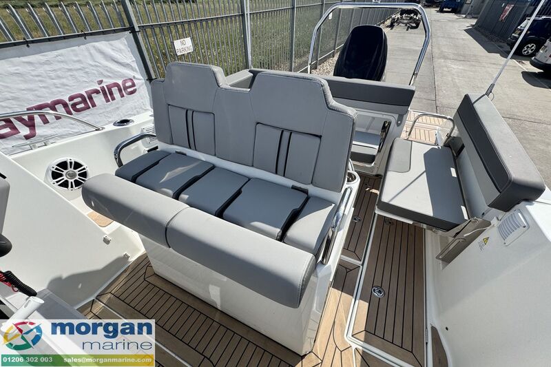 Jeanneau Cap Camarat 7.5 WA S3 - bolster seats Jeanneau Cap Camarat 7.5 WA