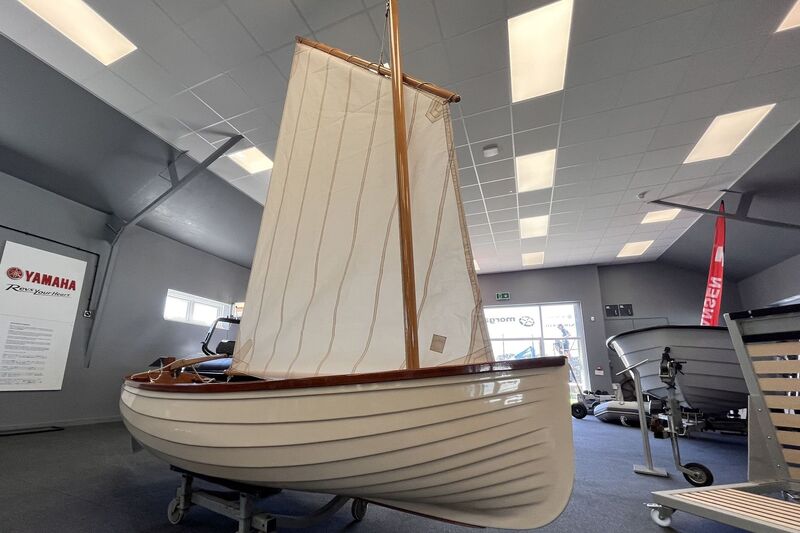 Classic Sailing Dinghy Jade-10