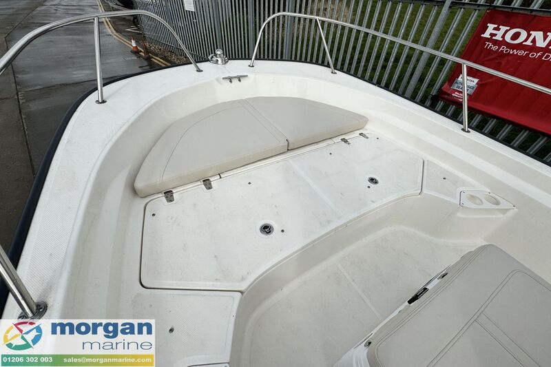  Boston Whaler 190 Montauk