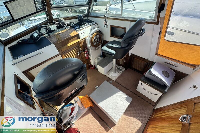  Aquastar 27 aft cabin