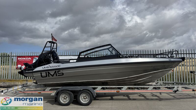  UMS 655  DC Bow Rider