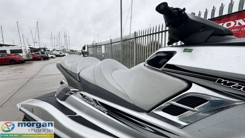  Yamaha WaveRunner  FX HO cruiser 