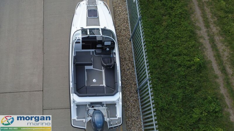  Finnmaster  T6 Day Cruiser