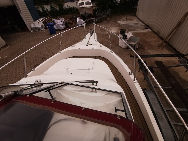 ICelebrity 2300 FH msp629331 6 Celebrity Boats Celebrity 2300 Fish Hawk