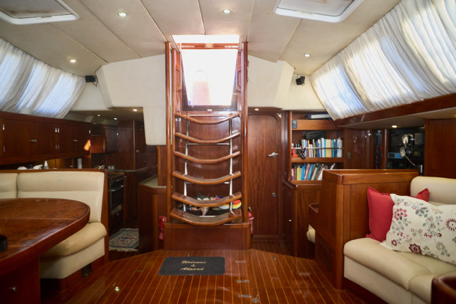  OYSTER 80 Deck Saloon