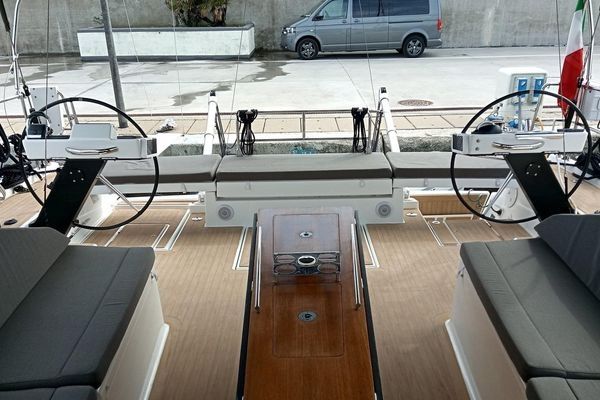  Dufour Yachts 530