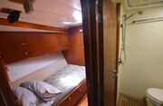  OYSTER 80 Deck Saloon