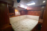  OYSTER 80 Deck Saloon