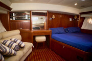  OYSTER 80 Deck Saloon
