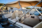  OYSTER 80 Deck Saloon