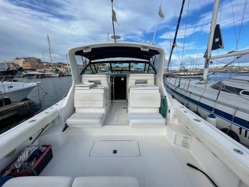 Tiara 3500 Open cockpit.jpg Tiara Yachts 3500 Open