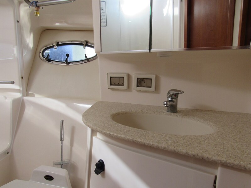 Tiara 3800 Open, bathroom Tiara Yachts 3800 Open