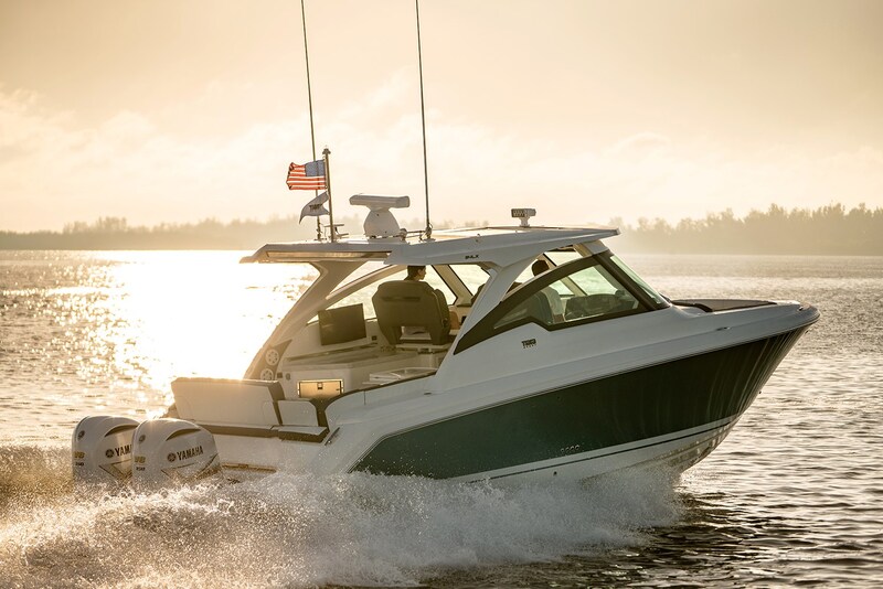 Tiara 34 LX running 2 Tiara Yachts 34 LX