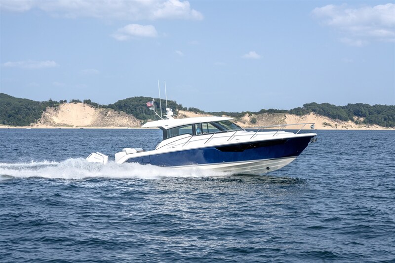 43LE_DSC00175 Tiara Yachts 43 LE