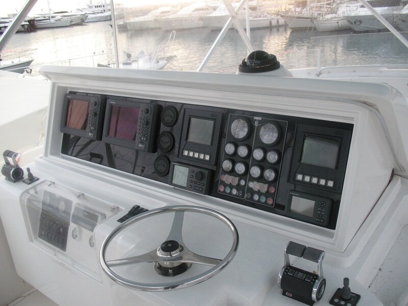 Bertram 630 helm Bertram Yacht 630 Convertible