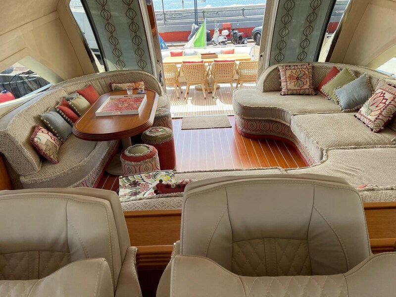 Alalunga 85 Sport X salon lounge Alalunga Open 85 Sport X