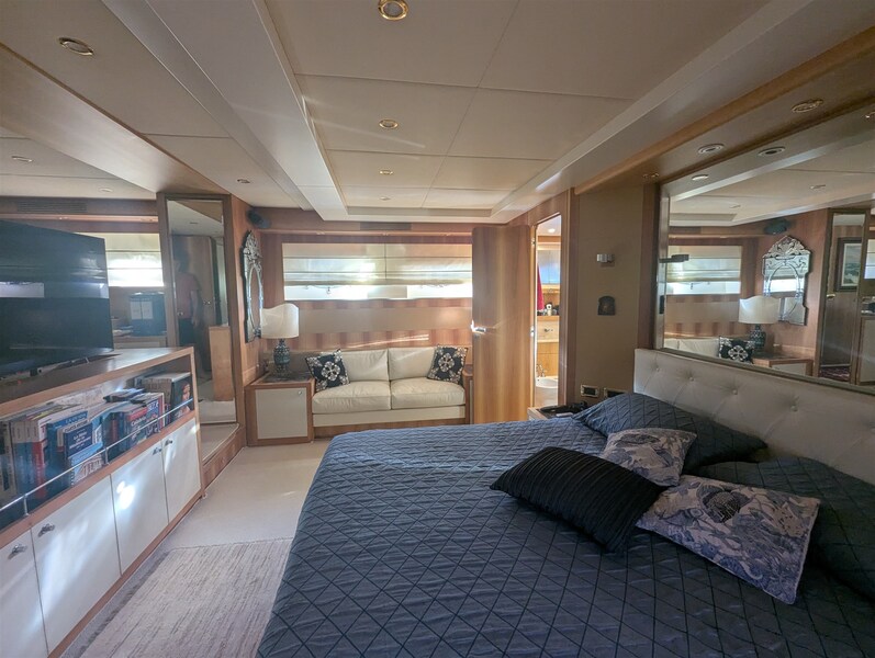 Riva Opera 85 owner's cabin detail Riva RIVA 85 OPERA