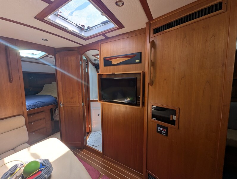 Sabre 42 Express Salon's TV Sabre Yachts 42' Hard Top Express