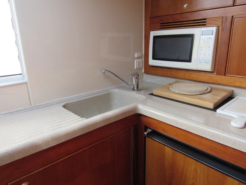 Riviera 4000 Offshore, galley detail Riviera Marine 4000 Offshore