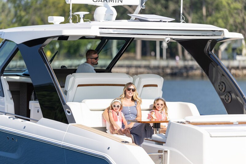 Tiara 39LS lifestyle Tiara Yachts 39LS