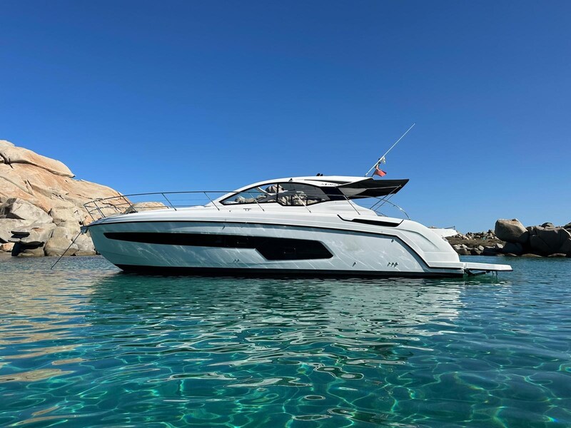 A45 Exterior View 1.jpg Azimut Atlantis 45