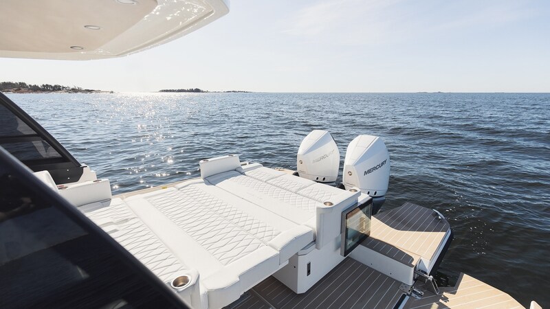 320GTO Sunbed Saxdor 320 GTO