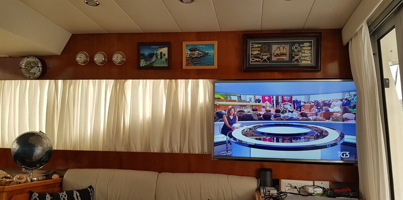 {I} Salon detail Azimut AZ 35