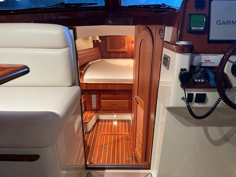 {I} Lower deck access San Juan Yachts SJ40 FB