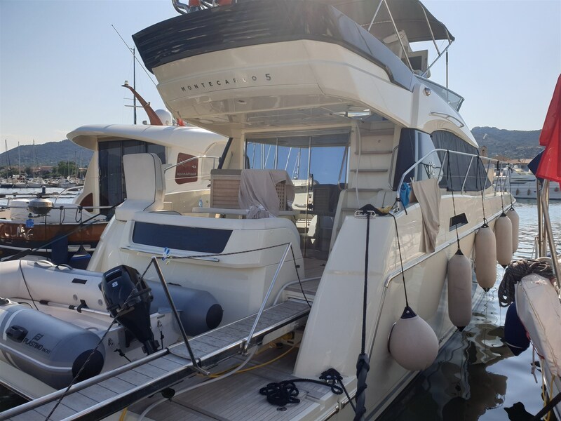 Aft profile Beneteau MONTE CARLO 5