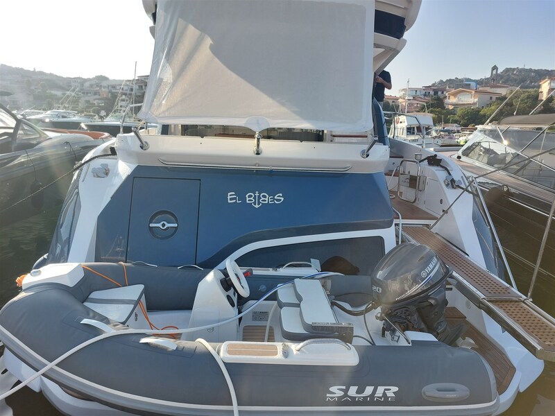 Stern view Azimut 53 Flybridge