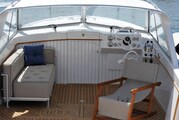 Bertram 25 MKII Hard Top cockpit dinette Bertram Yacht 25' HT