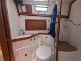Sabre 42 Express bathroom Sabre Yachts 42' Hard Top Express