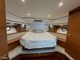{I} Owner's cabin Tiara Yachts 44 Coupe