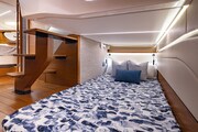 {I} Aft berth Tiara Yachts 39LE