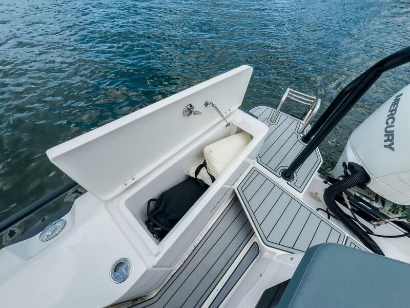  Axopar 28 Cabin BRABUS Trim