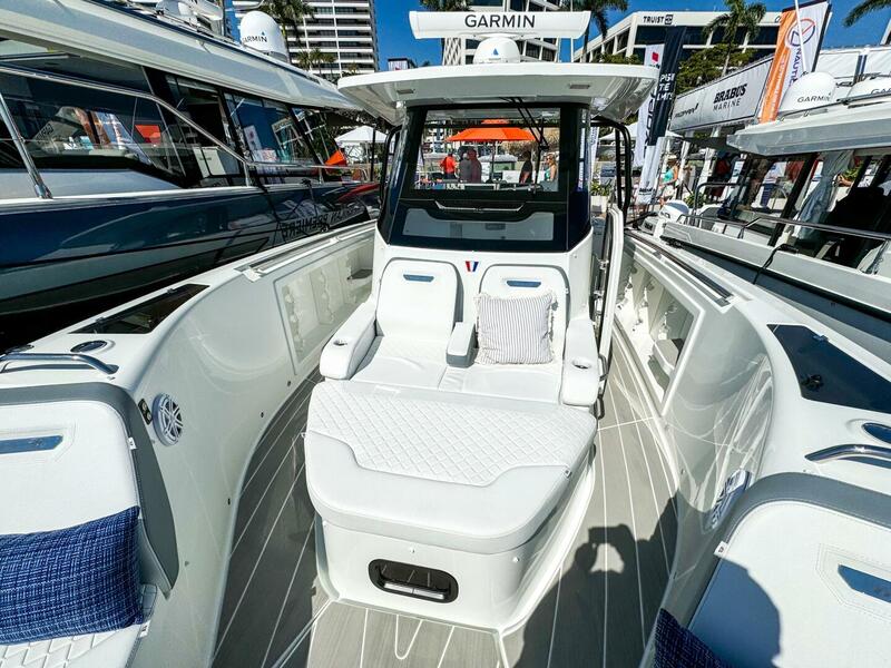  Wellcraft 38 T-Top