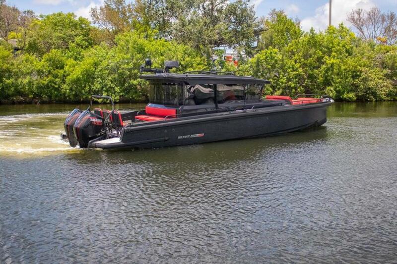  Brabus Shadow 900 Cabin Black Ops