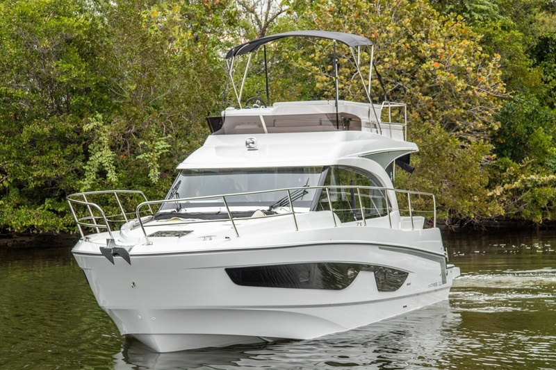  Beneteau Antares 11