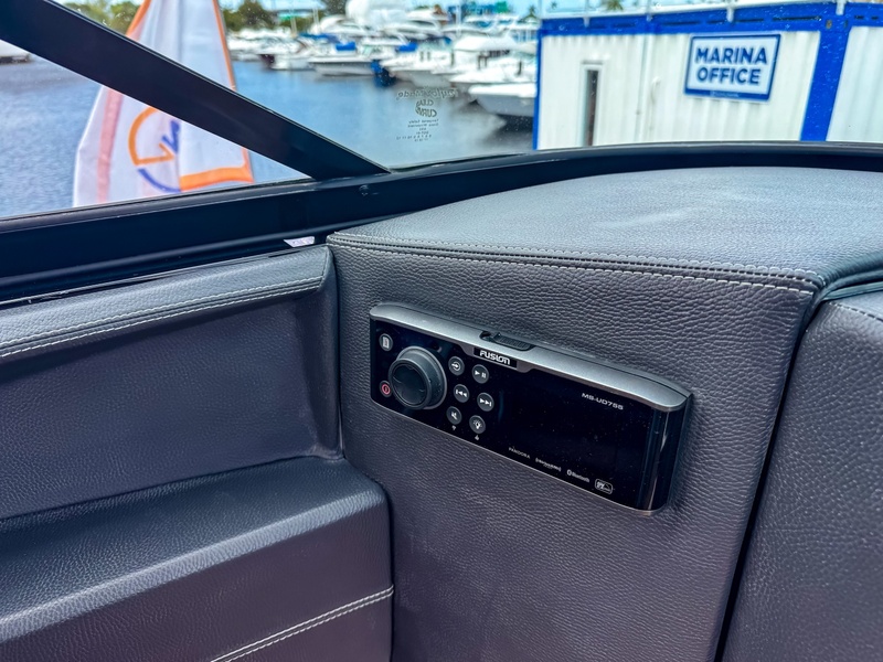  Regal 2800 Bowrider