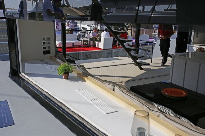 Exterior McConaghy MC60, a brand new performance cruiser catamaran