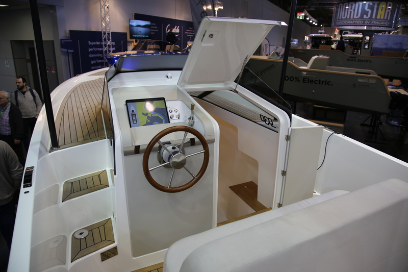 Cockpit Q30 from Q-Yachts, electrical silence